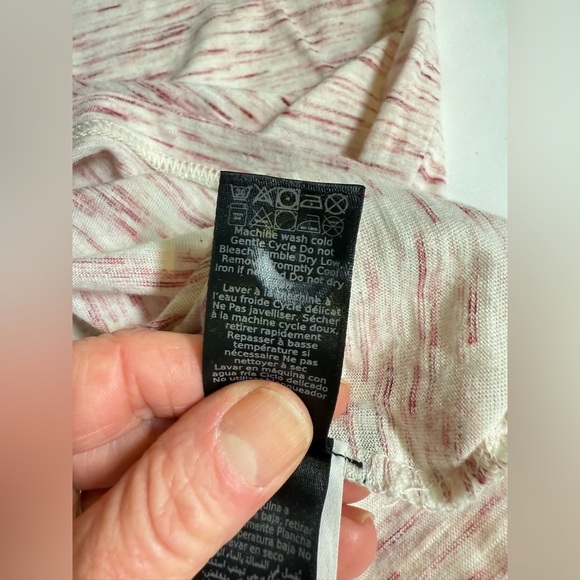 JOHN VARVATOS Men's red and cream abstract pattern pullover shirt size XL - Picture 4 of 13